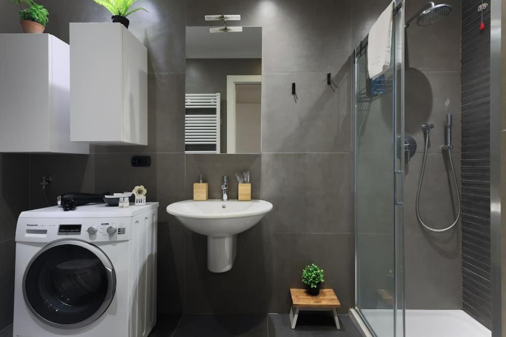 Comfort Suite Milano Centrale With Fast Wifi And Free Netflix Milão Exterior foto