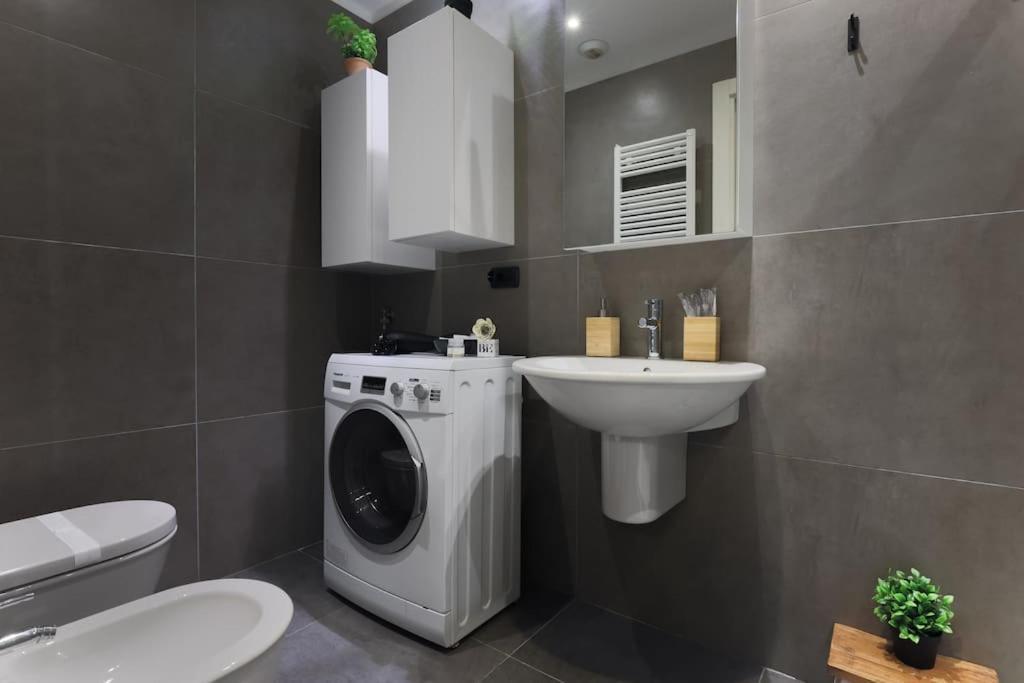 Comfort Suite Milano Centrale With Fast Wifi And Free Netflix Milão Exterior foto